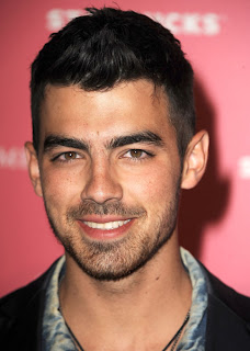 Joe Jonas disfrutó trabajar en su nuevo álbum junto a Chris Brown Usw6