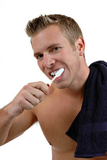 10خطوات تحقق جاذبيتك!! Brush-teeth