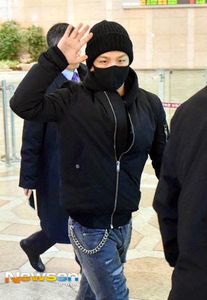 [10/12/14][Pho] Taeyang tại sân bay Incheon đến Bắc Kinh Taeyang-beijing_005