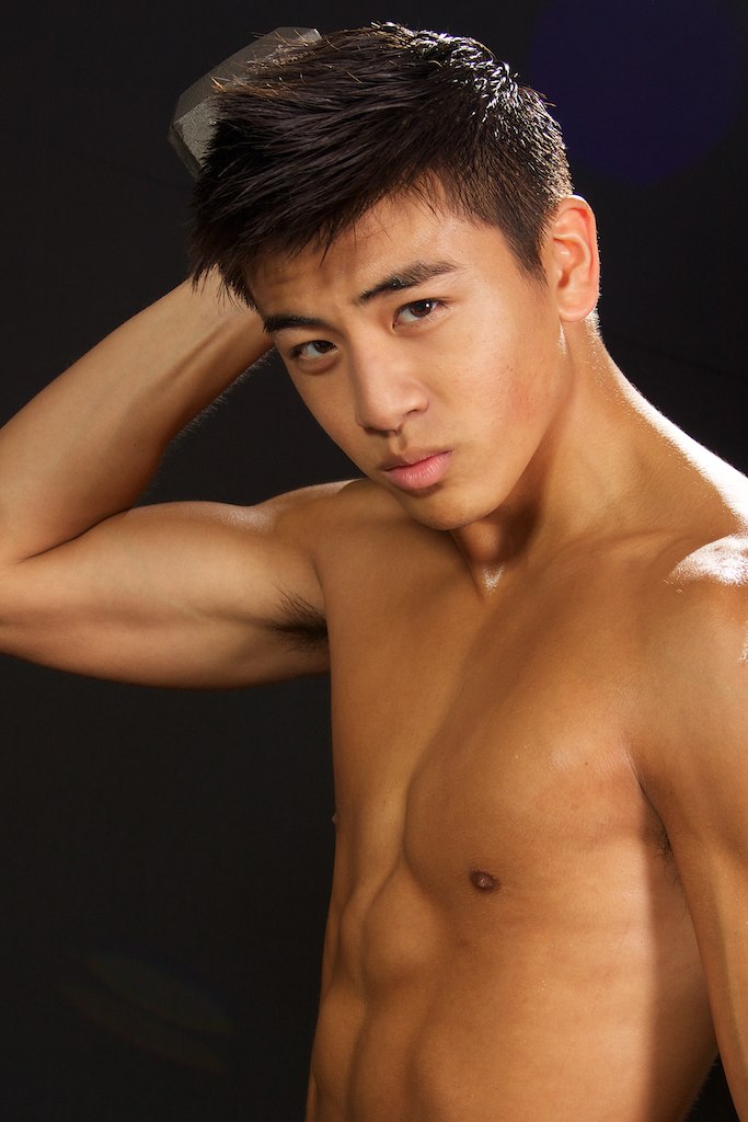 Kevin Sun - young Asian boy as a model Photo%2B06%2BKevin%2BSun%2Bamateur%2Bmodel%2Bwith%2B6%2Bpack%2Babs