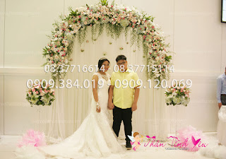 trang trí backdrop đám cưới hoa tươi hoa giấy rẻ mẫu đẹp Backdrop%2Bhoa%2Btuoi%2B%252811%2529