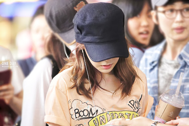 [PICS] SNSD @ Airport to Japan Tumblr_m6tudtNIgZ1r72q93o4_1280