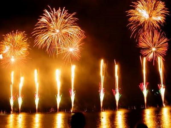 صور__ العاب__ نارية__ روعة ______ Fuegos-Artificiales_08