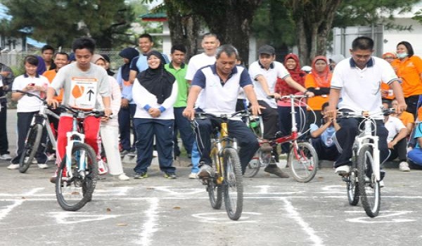 21 Jenis Lomba 17 Agustus-an Paling Unik, Lucu, dan Gokil Lomba%2BBalap%2BSepeda