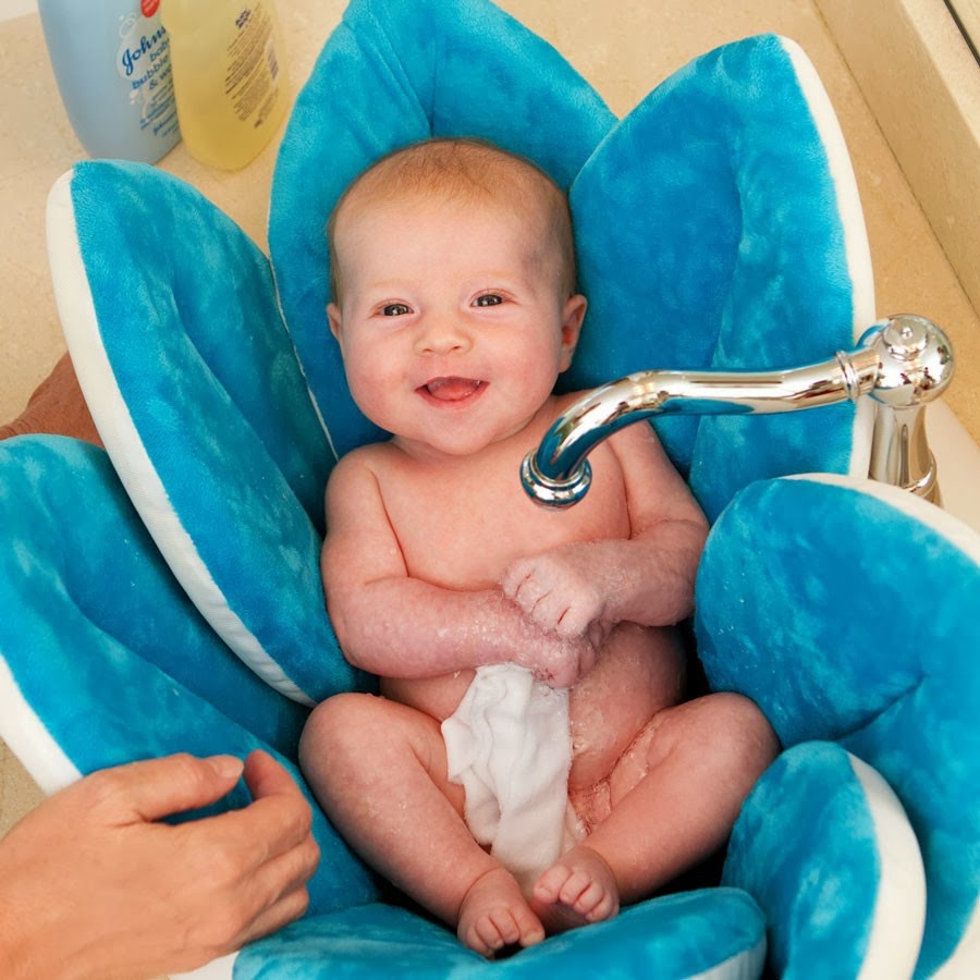 اطفال Blooming-bath-baby-bath-turqouise-in-sink-baby-closeup