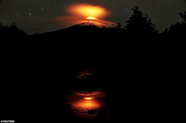 Chili: Des images apocalyptiques du Volcan Villarrica en eruption depuis le 3 Mars dernier envahissent les réseaux sociaux Villarrica_volcanic_eruption04