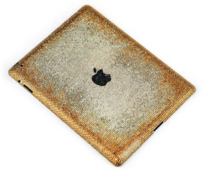 دبي تعرض اول جهاز ايباد مغلفا بالذهب في مزاد علني  Ipad2-blooming-gold-edition-by-crystograph-m