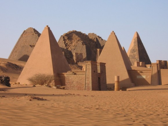 أهرامات السودان Pyramids-sudan11