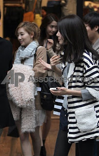 [PICS] SNSD @ New York City Pictures + Japanese Mobile Fansite Photo || 03.02.12 Bj003