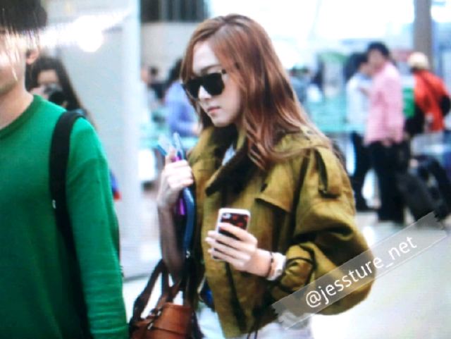 [PICS]Jessica @ Airport Tumblr_m30zc8o7Pf1r4mqbno1_1280