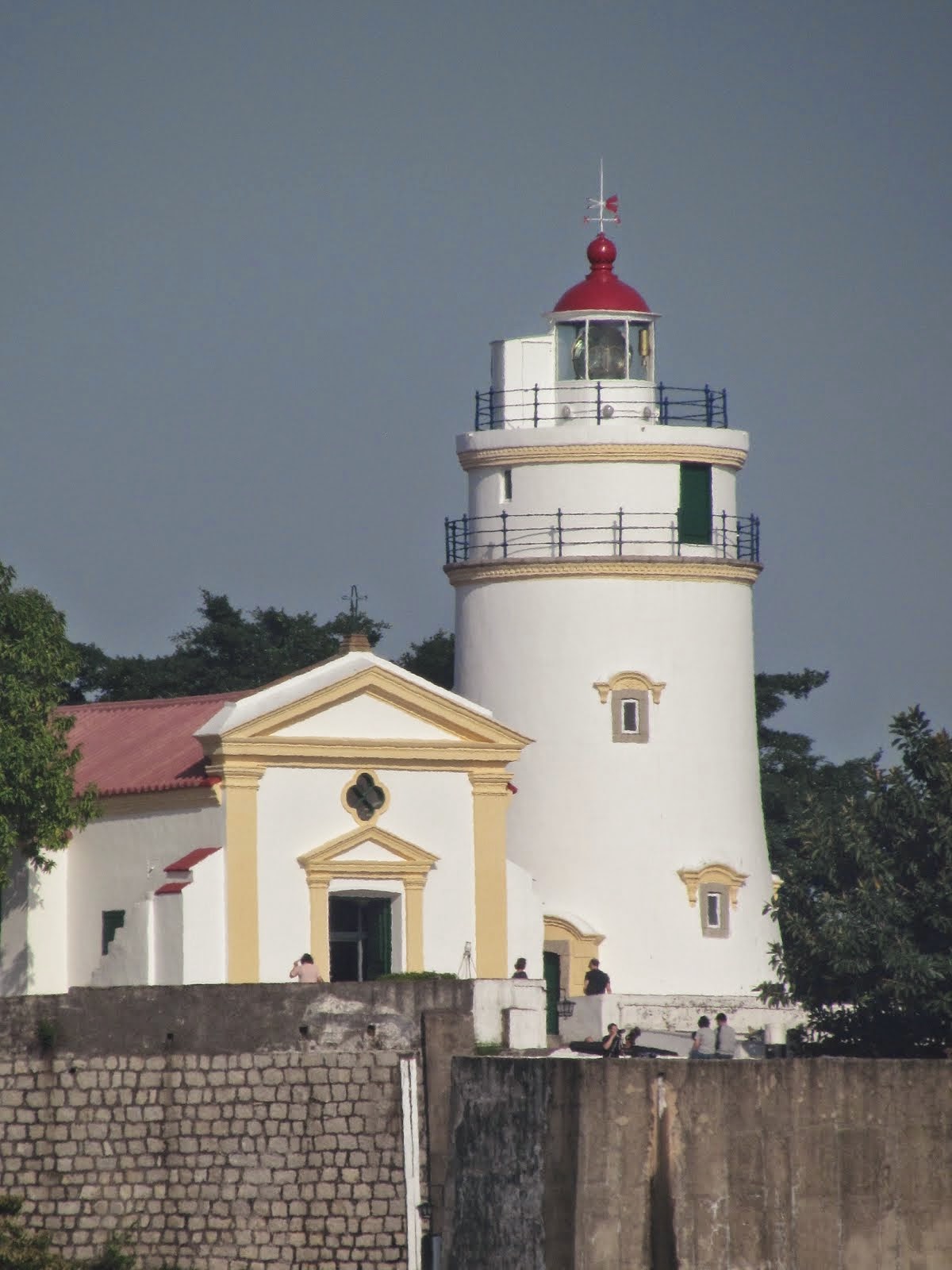 Phare de Martine 17 mai trouvé par Ajonc Macao-Guia1-2015