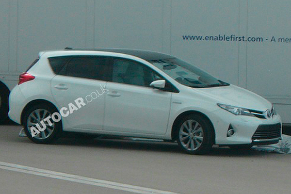 Toyota Corolla 2013 (Apresentado versão Axio) - Página 2 Auris_2