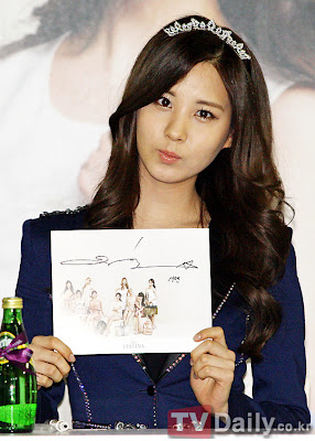 [PICS][11.03.2012]SNSD @ J.ESTINA Fansign Event  FD9mg