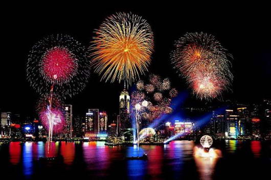 selamat natal 2011 dan tahun baru 2012 New-year-fireworks-hong-kong-00