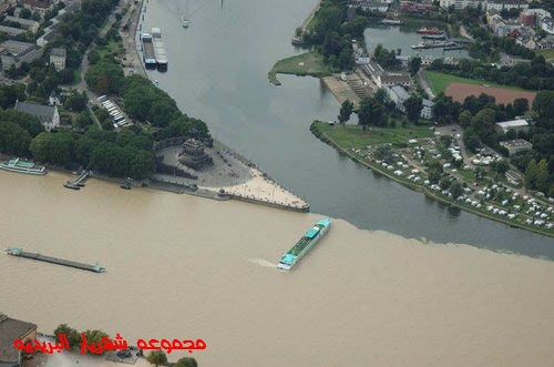 مجموعة صور توضح ظاهرة التقاء نهرين مختلفين  Confluence_of_rivers_9