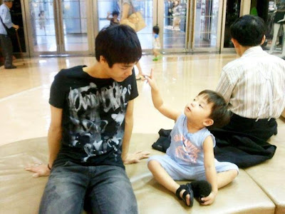 (30.08)Photos de Mir (MBLAQ) et son adorable neveu 302008_126357227462388_100002643330056_138318_4403693_n%2B%25281%2529