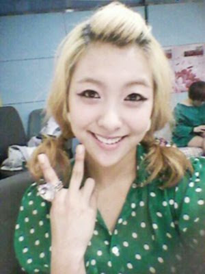 [14.04.11] Luna Actualiza su ME2DAY + mensaje a los FANS Fx-luna