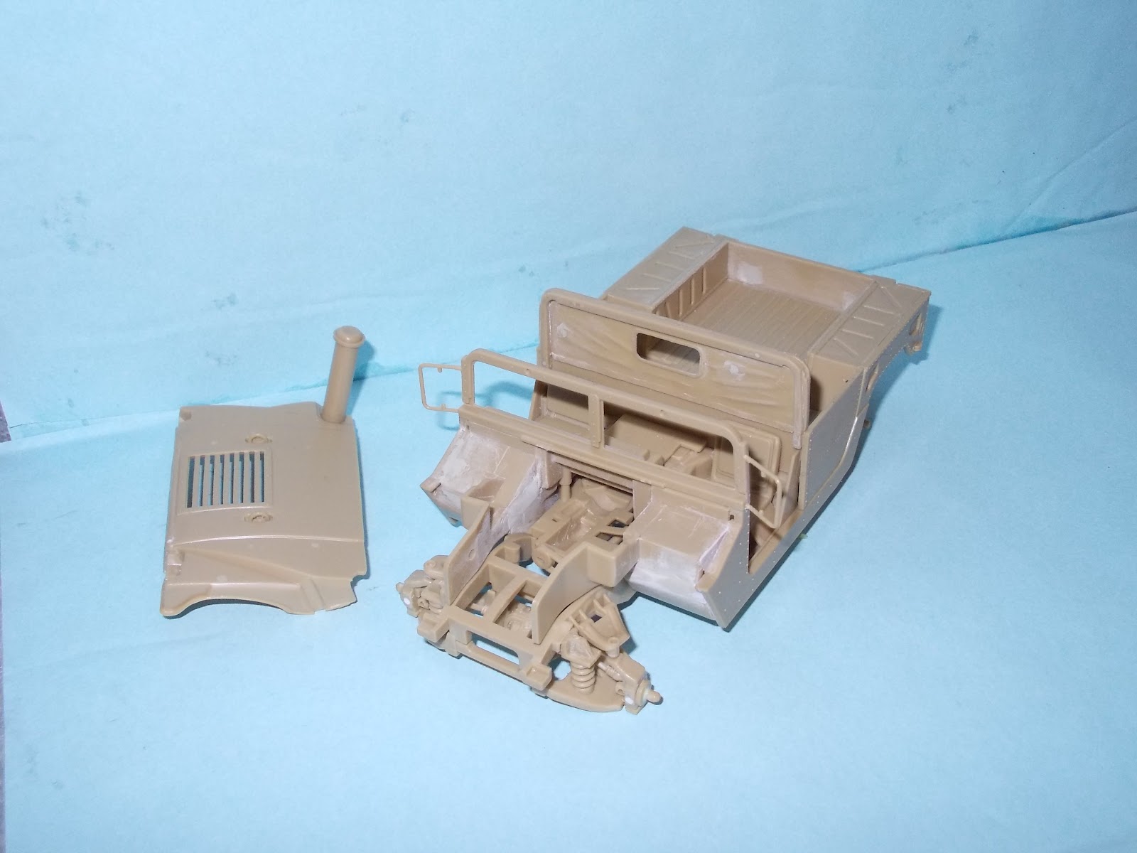 M-998 IED 1/35 mais figuras modernas 1/35 DSCN0334