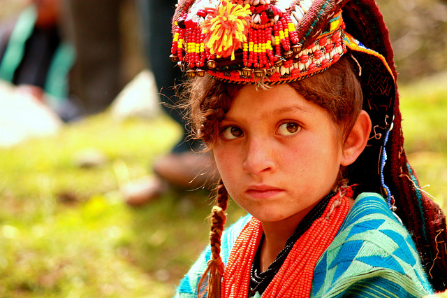 قبيلة البيض في باكستان Kalash%20pakistan%20hindu%20kush%201