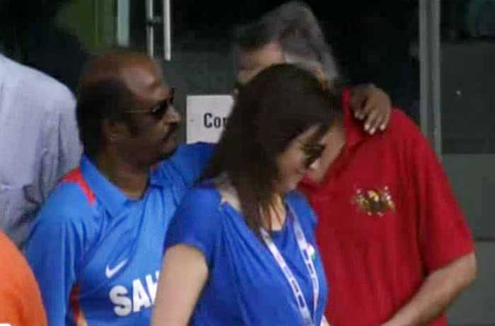 Rajinikanth Spotted at Worldcup 2011 Final Match... Rajinikanth%2BSpotted%2Bat%2BWorldcup%2B2011%2BFinal%2BMatch%2B%25287%2529