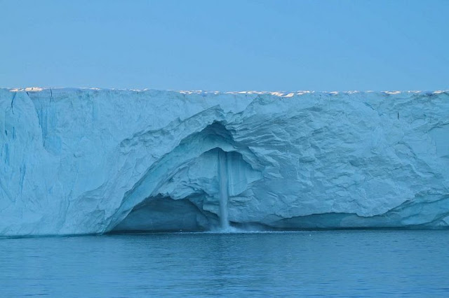 الشلالات الجليدية الرائعة في سفالبارد في النرويج Glacier-waterfalls-4%5B6%5D