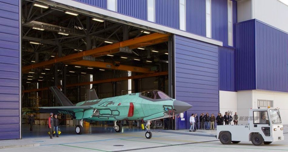 ايطاليا تقوم بتجميع اول مقاتله F-35 خارج الولايات المتحده الامريكيه  Italy%2BProduces%2BFirst%2BF-35%2BOutside%2BUS%2B3