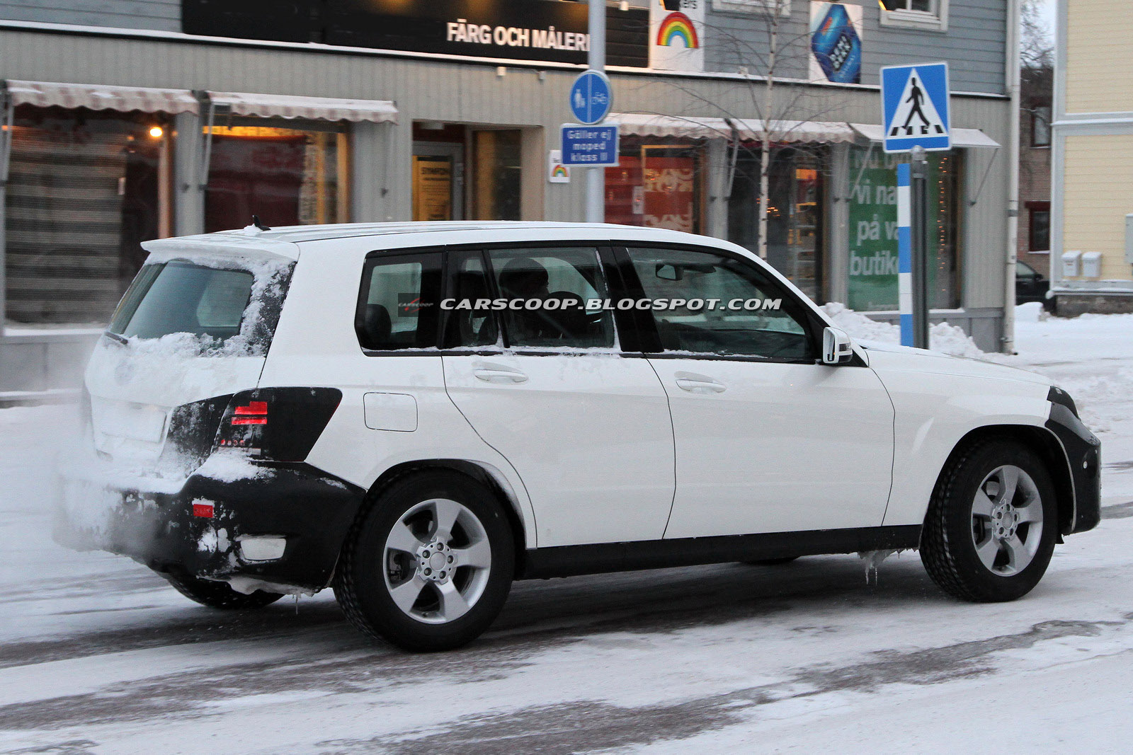 2012 - [Mercedes] Classe GLK restylée [X204] - Page 2 2013-Mercedes-Benz-GLK-6