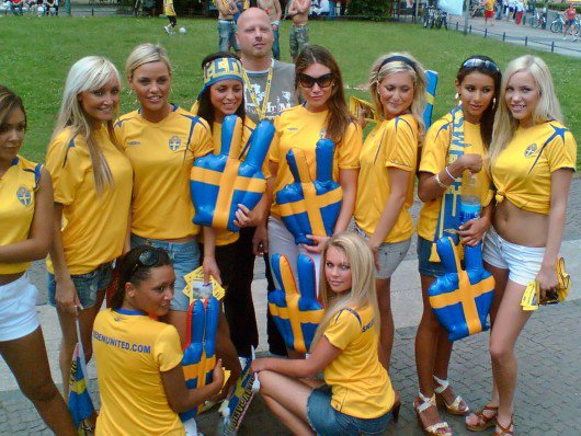 Bola Cafe: International V2 - Page 17 Sweden_girls