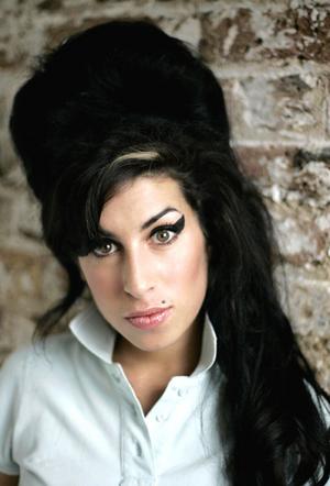 Strani compagni di letto Amy-winehouse-morta