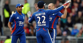  Coca Cola T20 Premier League | Match 17: Emerging Thunders v Budding Dominators| 17th January, 2013 - Page 2 Tredwell670afp