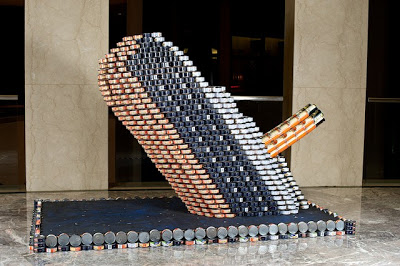 تماثيـــل مصنــوعةمن المعلبات الفارغة !!‏  Canstruction07