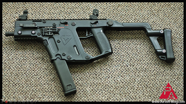 KWA – KRISS Vector SMG GBB et gamme 2012 KWA-KRISS-Vector-Airsoft-SMG-Gas-Blowback-Gun-Pyramyd-Airsoft-Blog-Tom-Harris-Media-Tominator-01