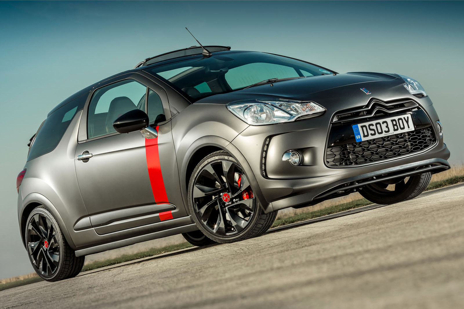 2012 - [Citroën] DS3 Cabrio [A56] - Page 6 Citroen-DS3-Cabrio-Racing-UK-14