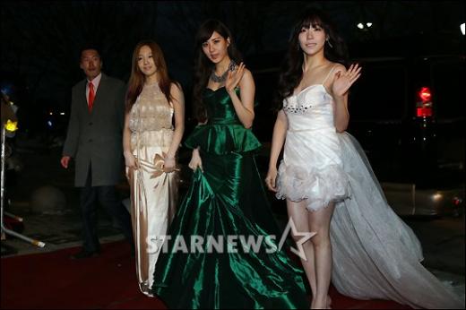 [PIC][13-02-2013]TaeTiSeo xuất hiện tại "2nd Gaon Chart K-Pop Awards" vào tối nay - Page 7 10