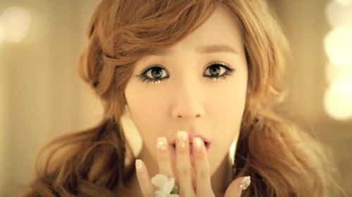 TWINKLE TEASER_TIFFANY Tumblr_m32htiHpa81rqlhbho1_500