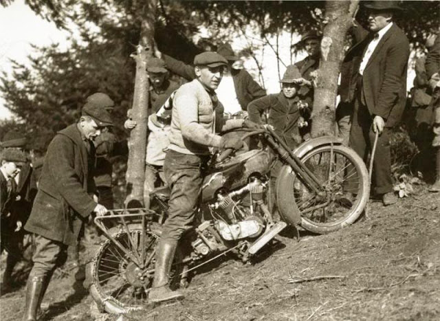 MOTOS en NOIR & BLANC - Page 5 OregonCityHillClimb1920