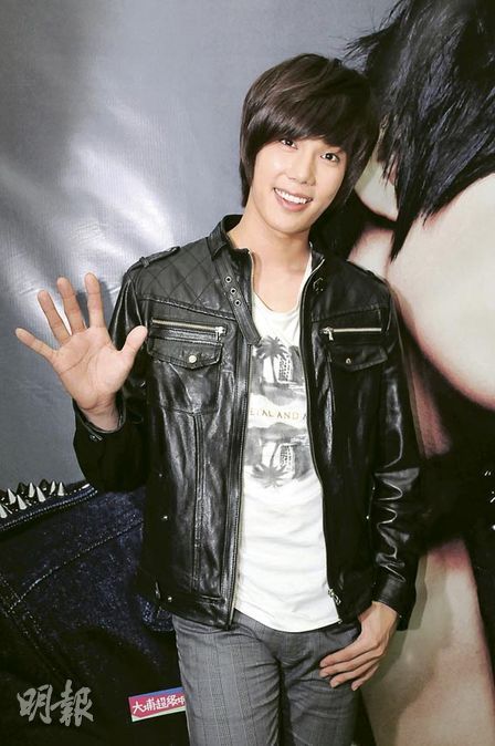 Park Jung Min Made Fans Giddy @ Hong Kong Fan Sign Event A18