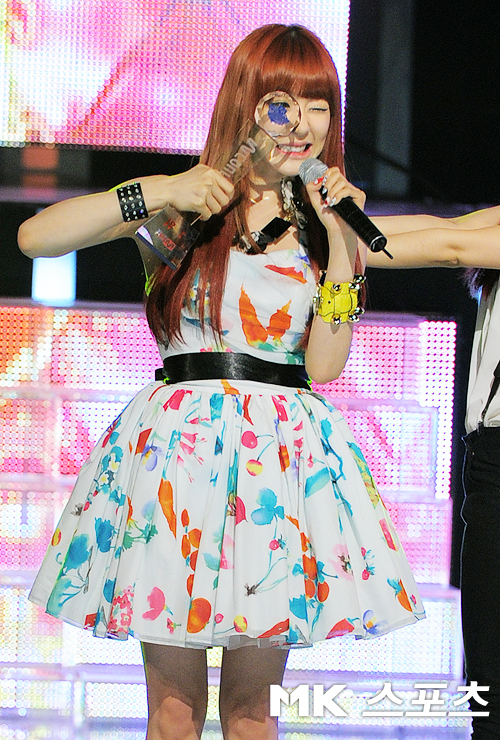 [PICS][18-5-2012] TaeTiSeo @M!Countdown 20120517_1337253037