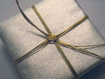 Một số cách gói quà và thắt dây ruy băng độc đáo 5