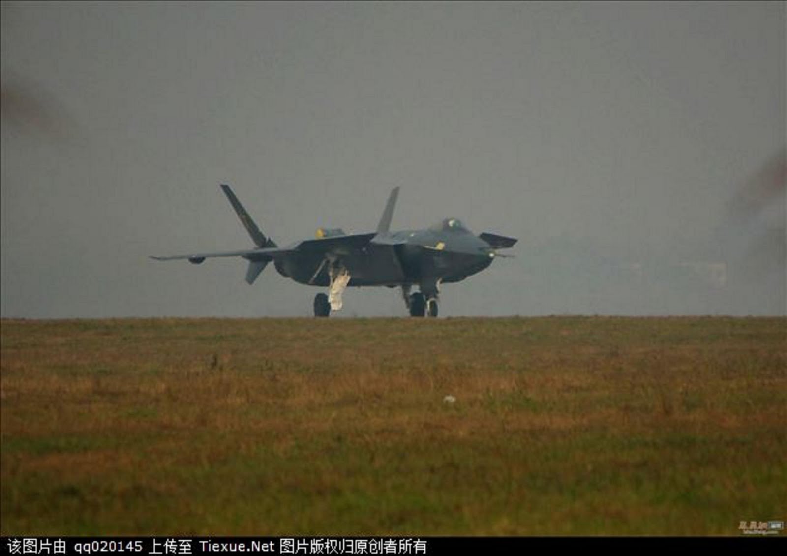 J-20: Avión Stealth Chino J-20%2BPUBLICADA%2B29-12%2B4