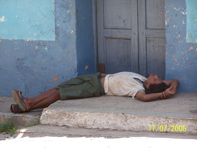 FOTOGALERIA DE LA COTIDIANIDAD EN CUBA  Durmiendo