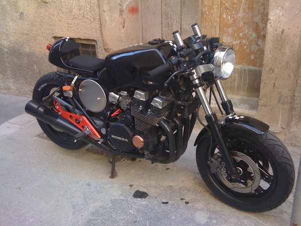 honda cb qui a du chien Honda-cb-x-cafe-racer_fs409920