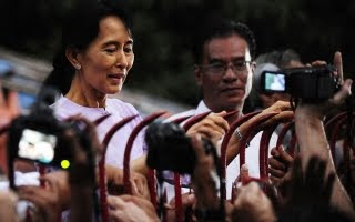 La Junta birmana firma la liberación de Aung San Suu Kyi Suukyi%255B1%255D