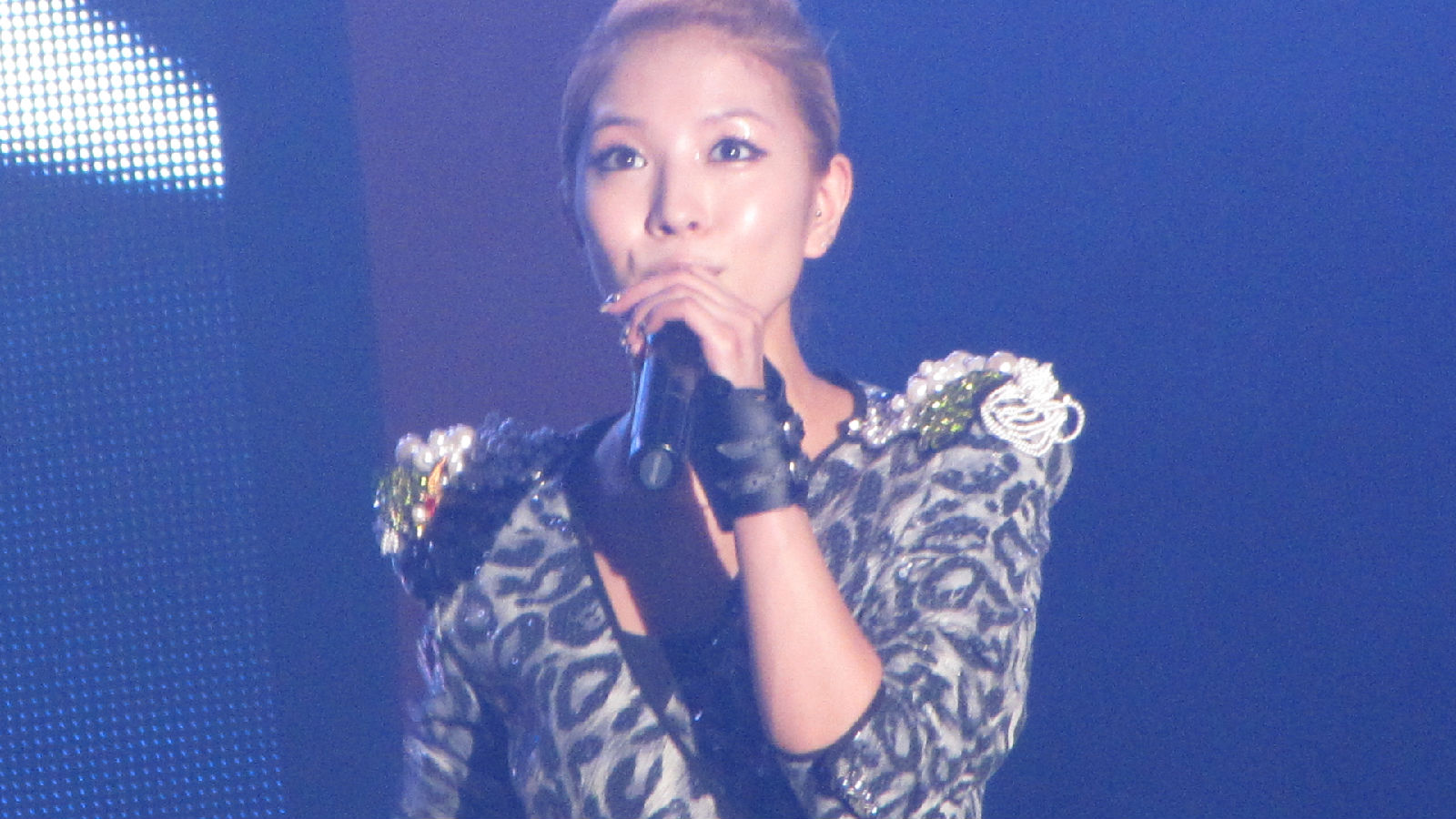 [Pics] BoA en el festival "2010 LUCAUS"  C19759ee33581cbdb2fb9518