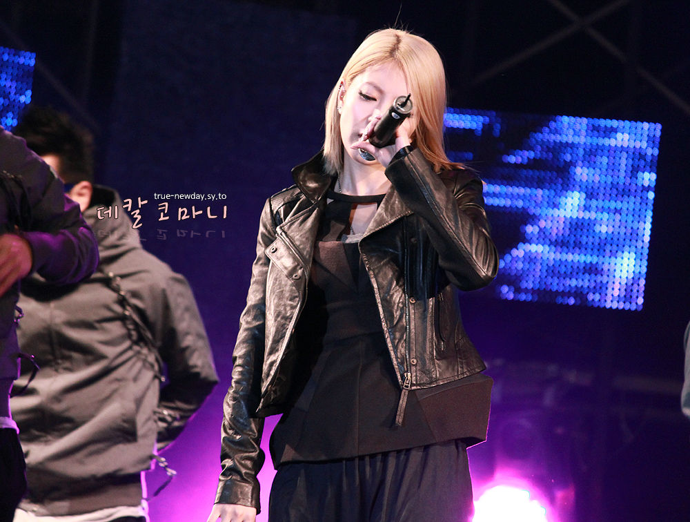 [Pics] BoA en Y Star Live Power Music  948da977c2dc8353b151b97c