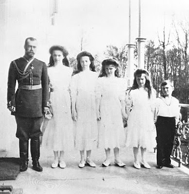 Fotos de los Romanov Romanov_family_balconyf