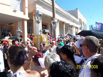 Beatificacion en Cuba, acercamiento iglesia y tirania. 100_3047