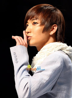 Twitter/Cyworld updates Leeteuk_20081018