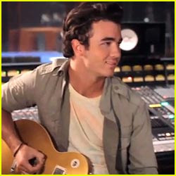 Kevin Jonas: candids y noticias - Página 5 Kevin-jonas-lunchables-vid