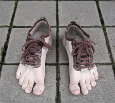 اغرب أحذية في العالم Foot-Shoes--19042